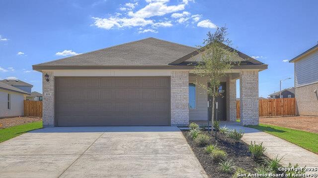 Photo - 108 Raymondville Path