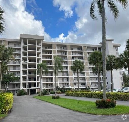 Building Photo - 3150 N Palm Aire Dr Unit 402 Rental