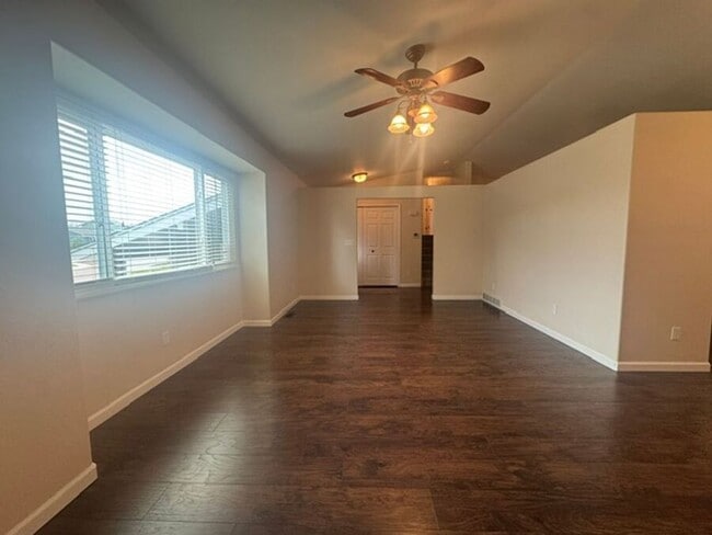 Photo - 803 Foxwood Dr