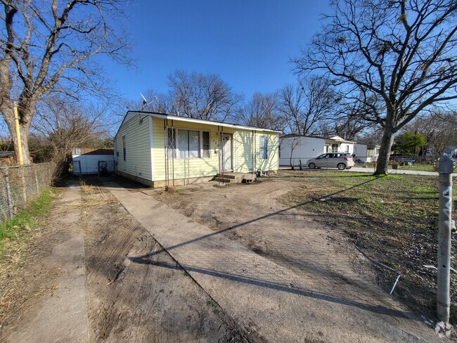 Building Photo - 1008 S 4th St Rental