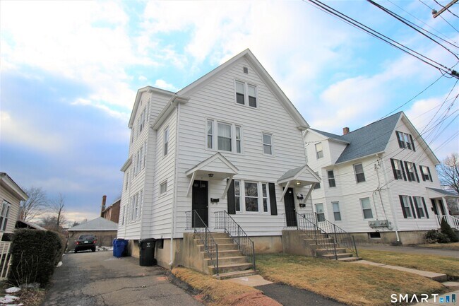 Photo - 19 Nesbit Ave Unit 3rd Floor