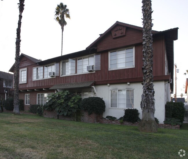 Photo - 11966-11974 Moorpark St