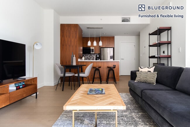 Photo - 225 S Grand Ave Unit SI FL12-ID279