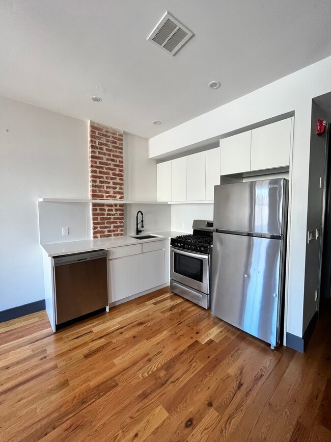 Building Photo - 568 Communipaw Ave Unit 206
