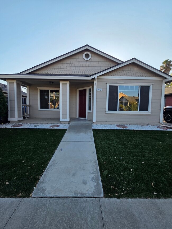 Building Photo - 1012 Farnham Ave Rental