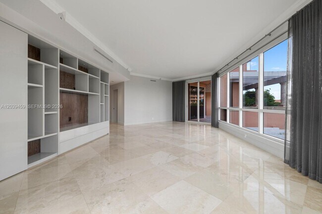 Photo - 10 Edgewater Dr Unit 4H