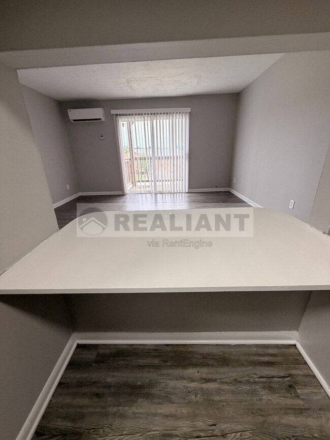 Photo - 2082 Fairmont Ct Unit 5