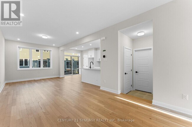 Photo - 305 Cornflower Row