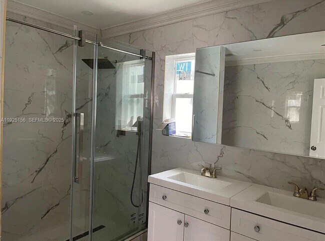 Photo - 10324 NW 3 St