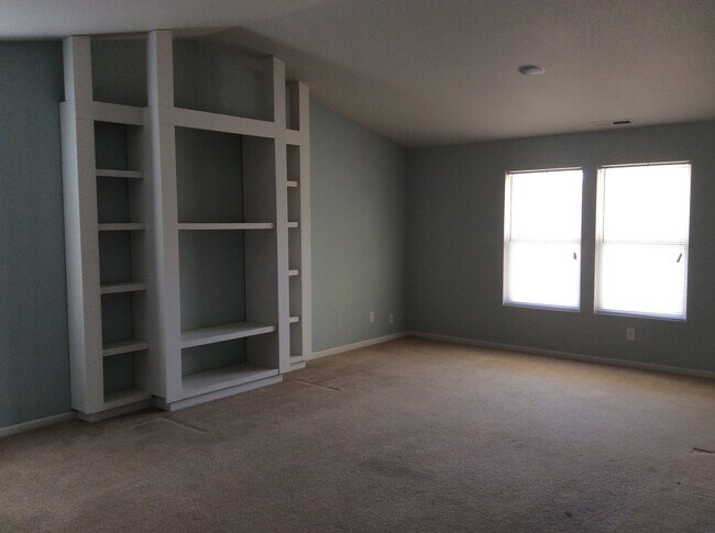 8338 Gates Corner Dr
