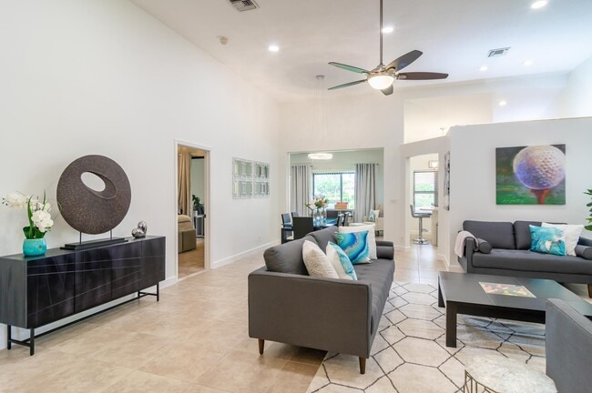 Photo - 873 Windermere Way