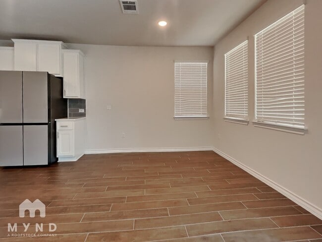 Photo - 2909 Salvidar Bend