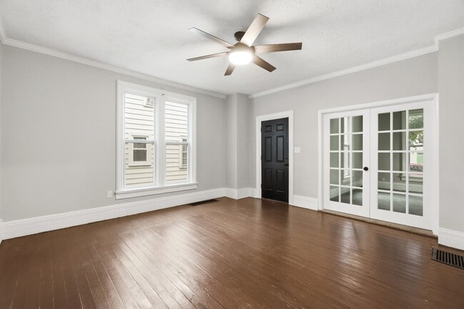 Photo - 334 W 9th St Unit 1