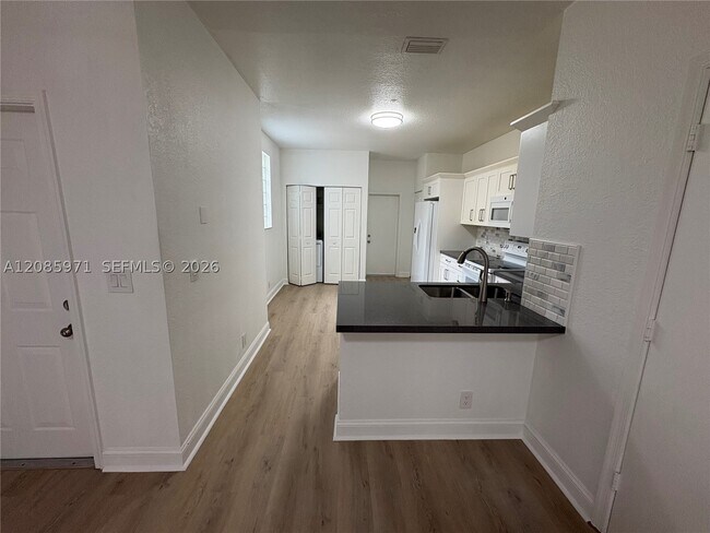 2208 Ensenada Terrace