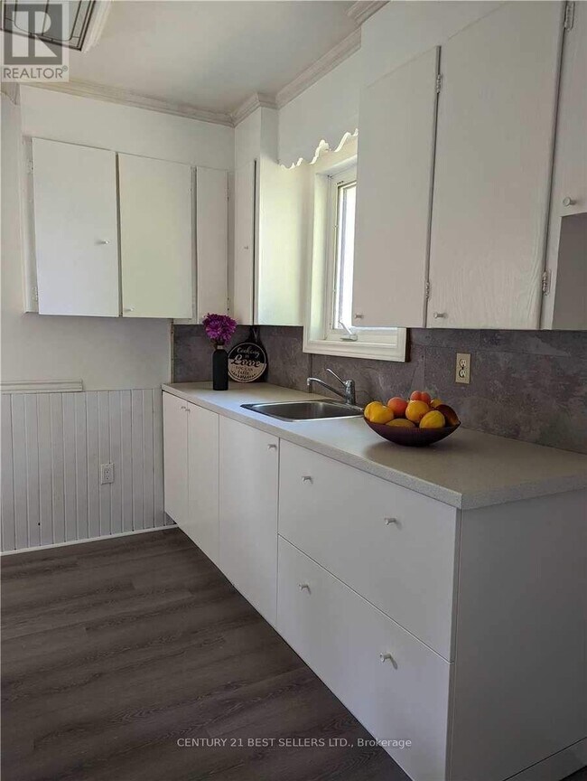 Photo - 320 Ashbury Rd