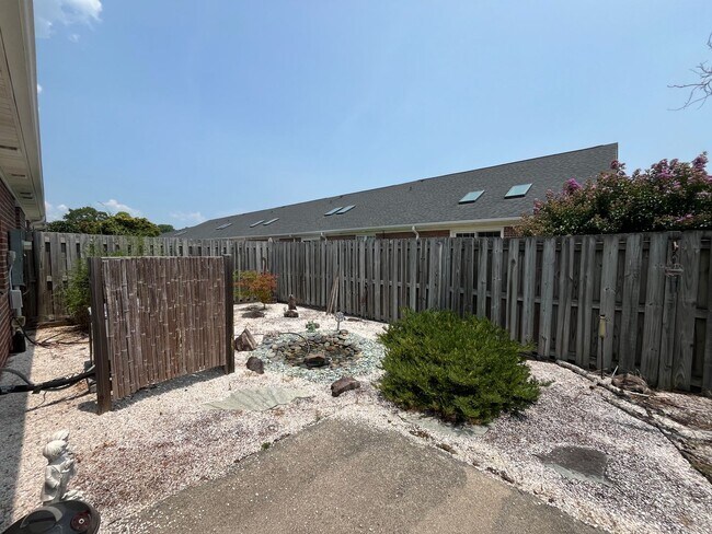 Photo - Discover this well-appointed 3-bedroom plus bonus room , 2-bath home in Carleton Place Unit C5006-113