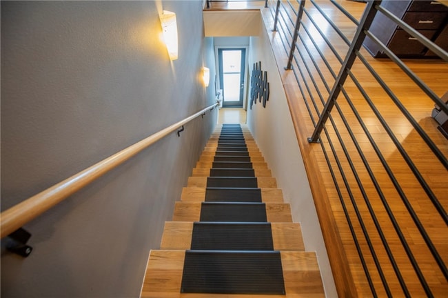 Photo - 390 W 5th St Unidad 1