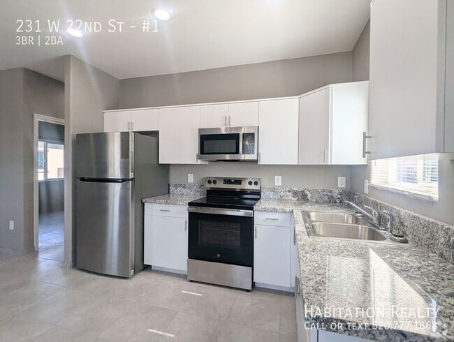 Building Photo - 231 W 22nd St Rental