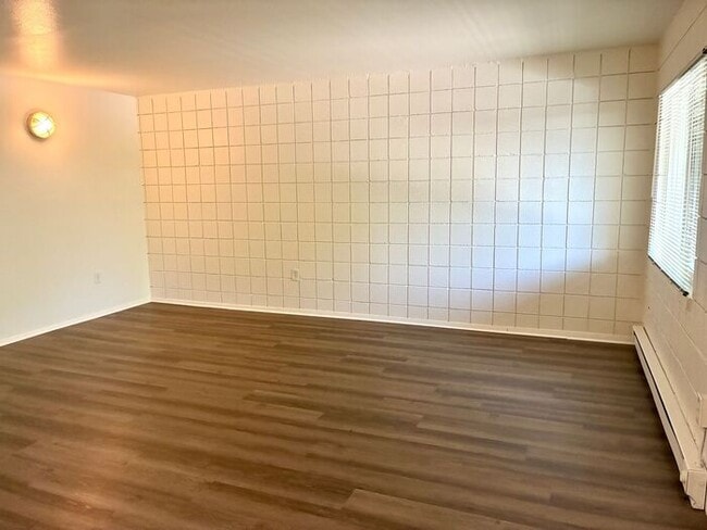 Building Photo - 1 Bed 1 Bath Apartment Near City Park!