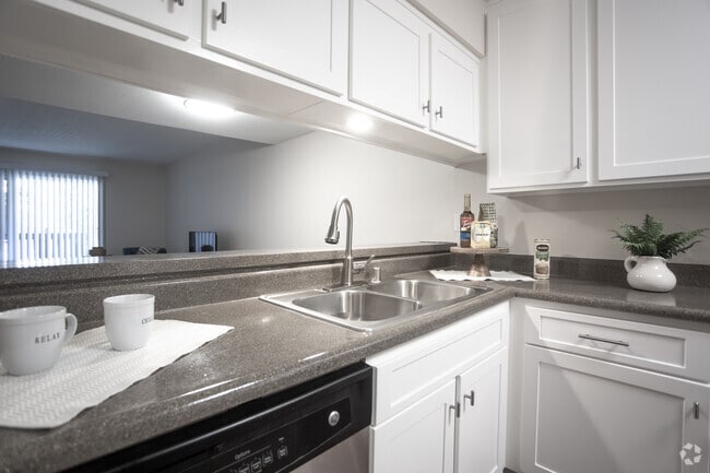 2BR, 1.5 BA-1020 SF