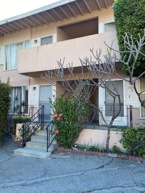 Vista frontal de la entrada - 1936 Waltonia Dr Unidad 1936 Waltonia Dr. #A