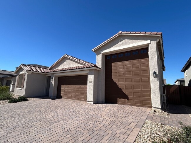 Photo - 18570 W Swayback Pass