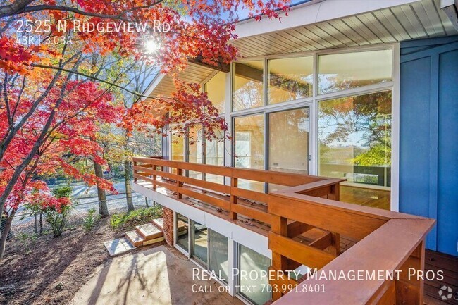 Building Photo - Stunning, Stylish Mid Century Modern in Po... Rental