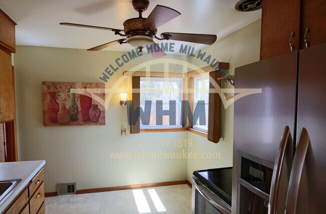 Photo - 7126 W Tallmadge Pl