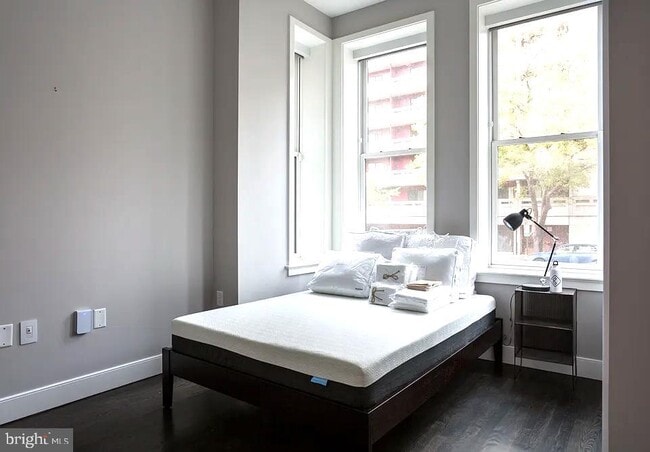 Building Photo - 819 6th St NW Rental