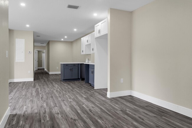 Photo - 2451 NW 21st St