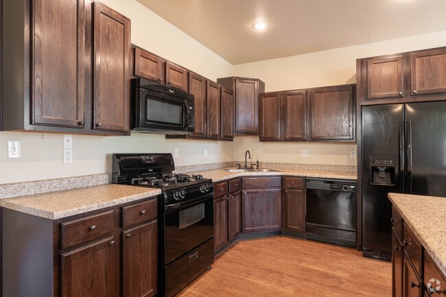 4BR, 2.5BA - 1655SF