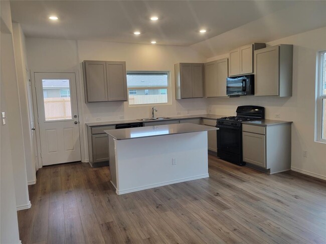 Building Photo - 623 Waterway Ave