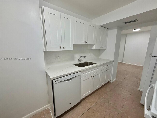 Photo - 4400 Hillcrest Dr Unidad 308A