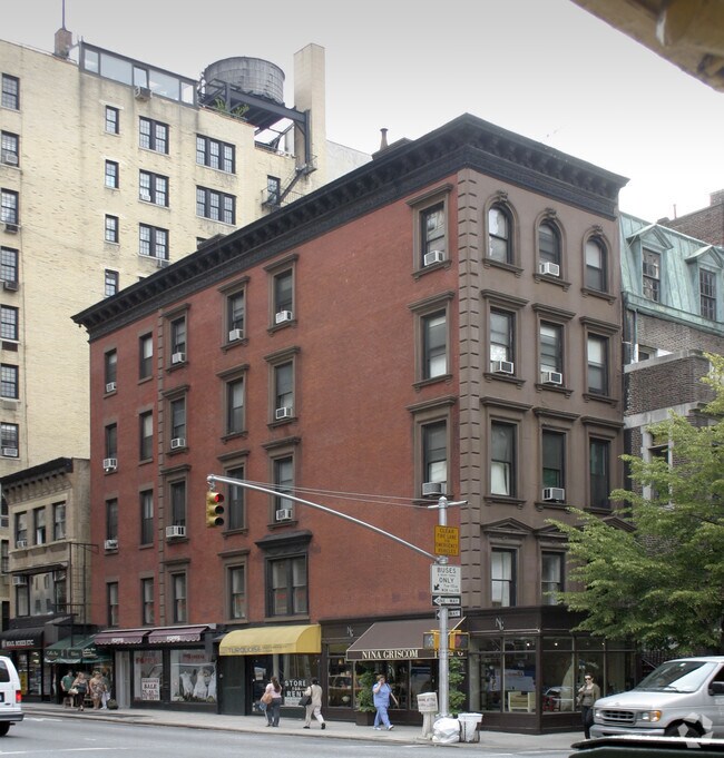 Photo - 954-960 Lexington Ave