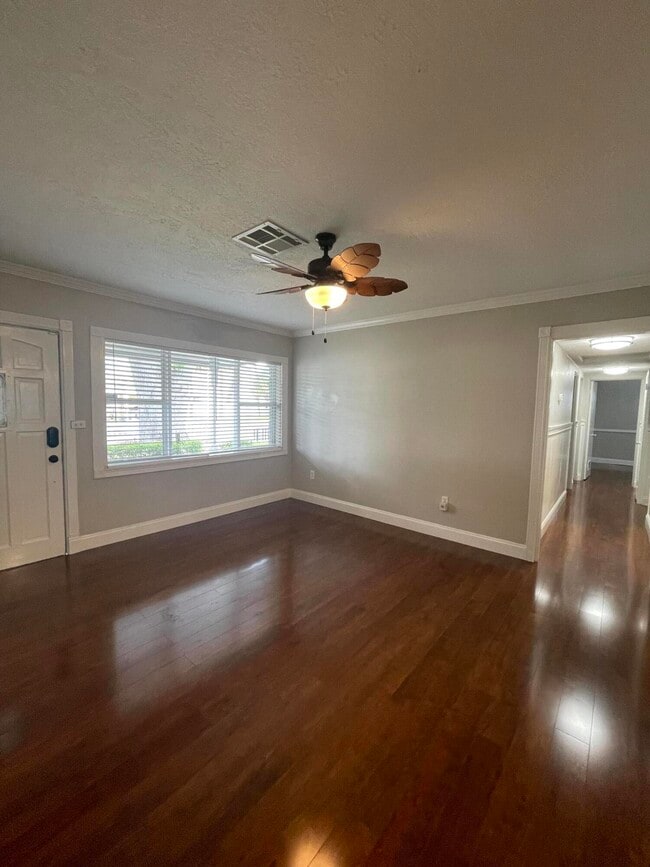 5 N Deleon Ave
