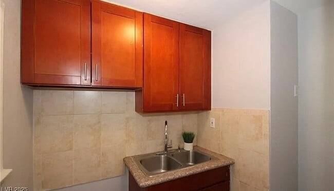 Photo - 640 N 9th St Unit Studio