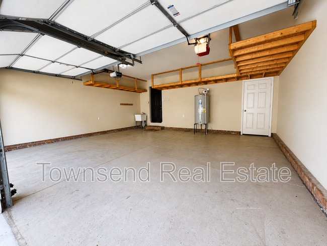 Photo - 2937 Delaware Dr