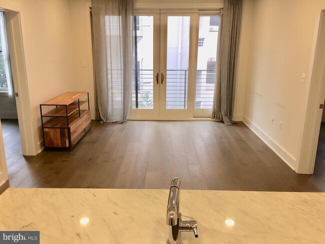 Living Space - 1412 Chapin St NW Unit 303