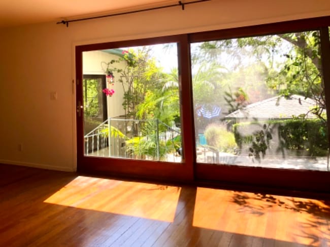 Photo - 1337 Allesandro St