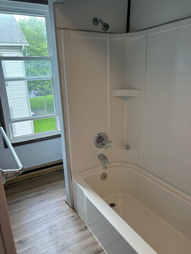 Photo - 511 E Main St Unit 2