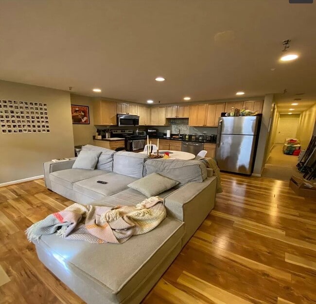 Building Photo - 25 Saint Stephen St Unit 1 Rental