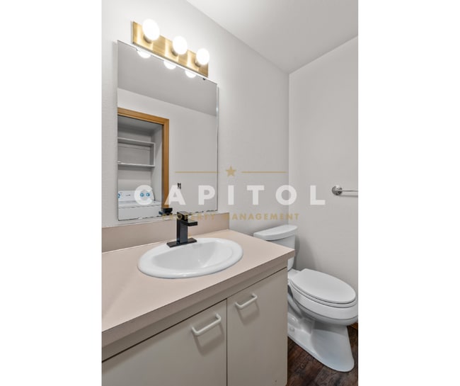 Photo - 1404 5th Ave SW