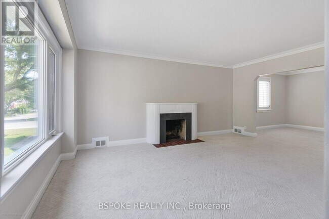 Photo - 70 Jopling Ave N