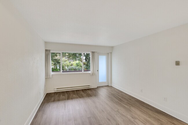 Green Acre Apartments - Green Acre Apartments