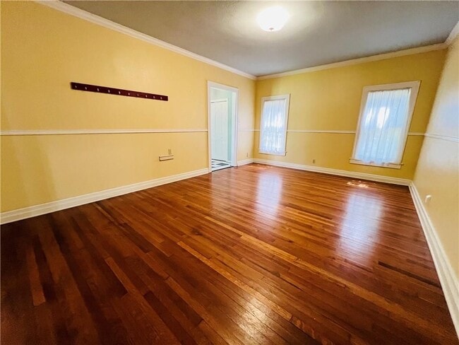 Photo - 629 W Henrietta Ave
