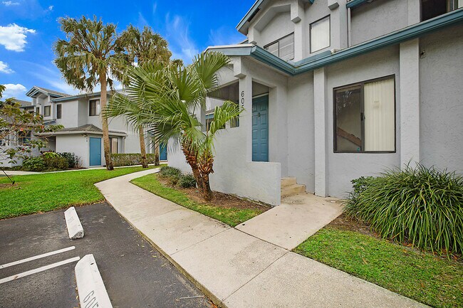 Photo - 605 Harbour Pointe Way