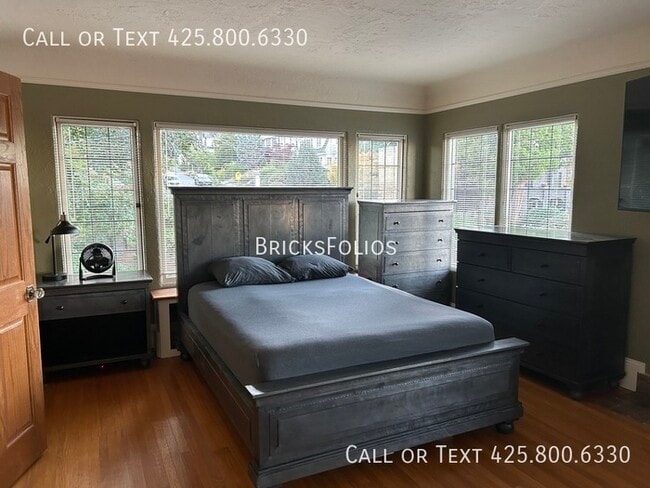 Photo - Wake Up to Lake Union – Tudor Home in Prim...
