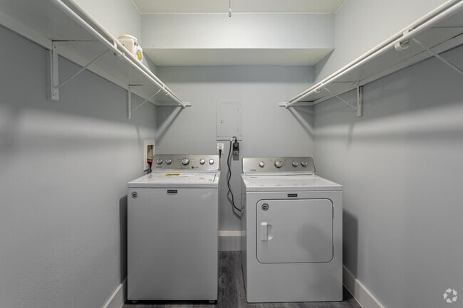2BR, 1BA - Maple