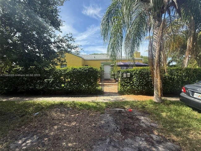 Building Photo - 695 NE 81st St Rental