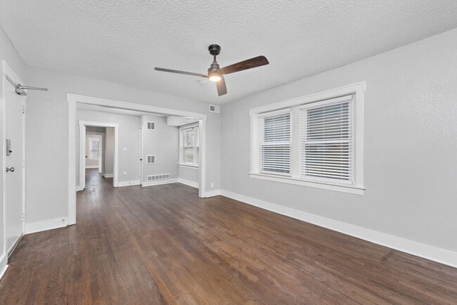 2805 CHARLOTTE